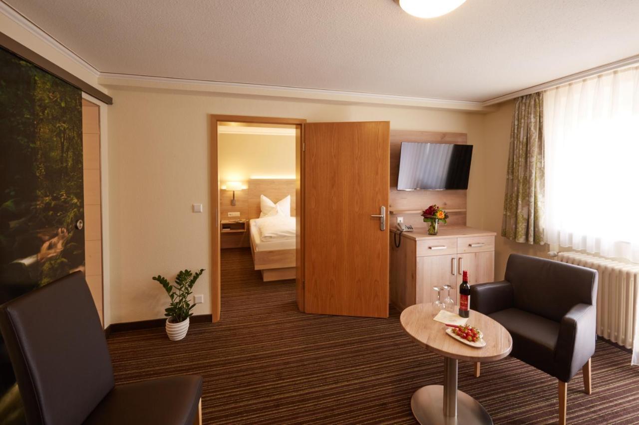 Wander- & Wellnesshotel Naegele 霍兴斯旺德 外观 照片