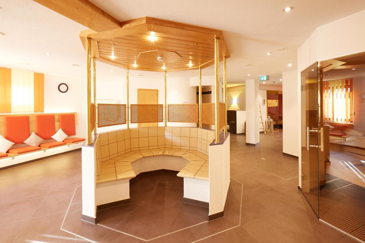 Wander- & Wellnesshotel Naegele 霍兴斯旺德 外观 照片